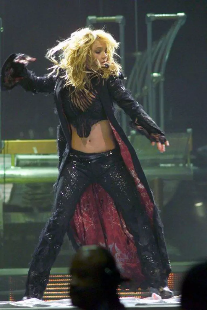 בריטני ספירס מופיעה ב-Nassau Veterans Memorial Coliseum, יונידייל, ניו יורק, 7 נובמבר 2011