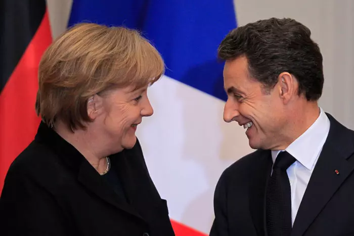 הורדת דירוג לגרמניה וצרפת עלולה להוות מכה קשה ביותר למאמציהם של מנהיגי אירופה להחזיר את ביטחון המשקיעים לשוקי אירופה