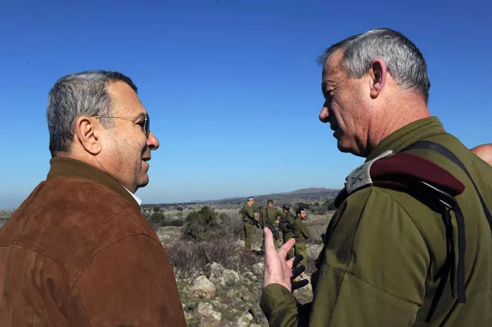 חלוקים על הטיפול בגרעין האירני, גנץ וברק