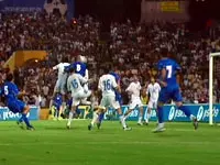באדיר כובש את שער הנצחון לישראל