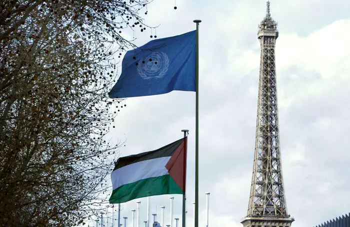 הנפת דגל פלסטין בטקס במטה אונסק"ו בדצמבר האחרון