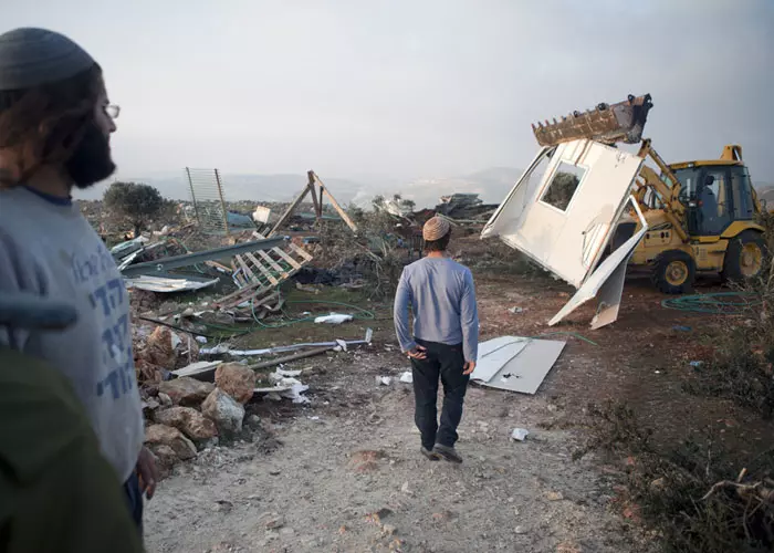 הריסת מבנים לא חוקיים סמוך ליצהר