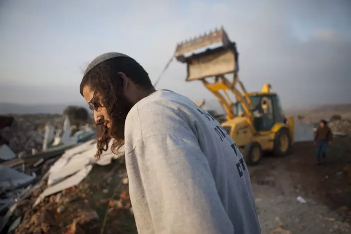 פינוי שני מבנים במאחז הבלתי חוקי מצפה יצהר