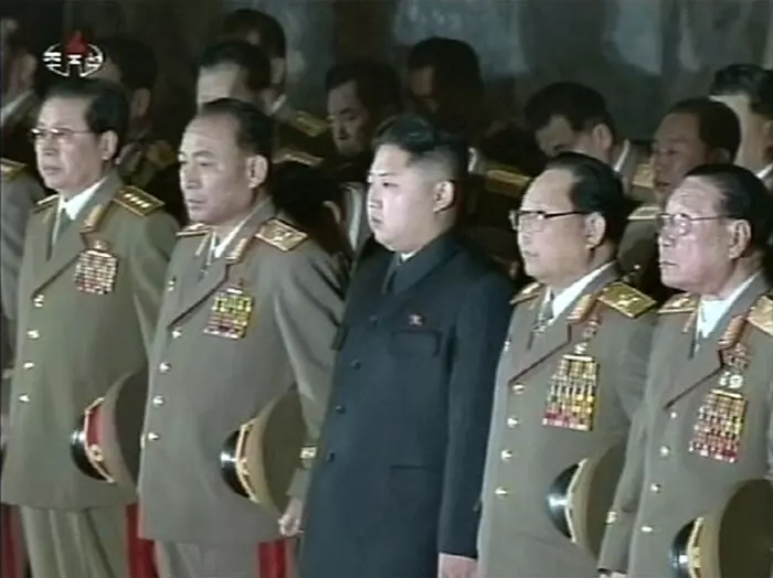 עוד טקס זיכרון, אתמול בפיונגיאנג: המנהיג הטרי קים