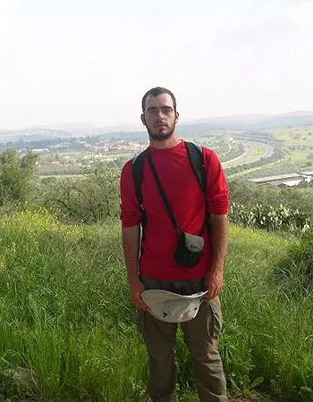 המטייל הישראלי רותם זינגר, החשוד בגרימת שריפת הענק בצ'ילה