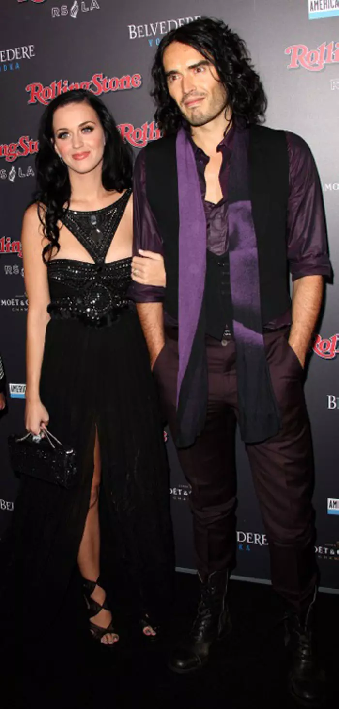 1 קייטי פרי וראסל ברנד במסיבת אפטר פארטי של מגזין הרולינג סטון לאחר טקס פרסי המוזיקה האמריקאית, 21 נובמבר 2010