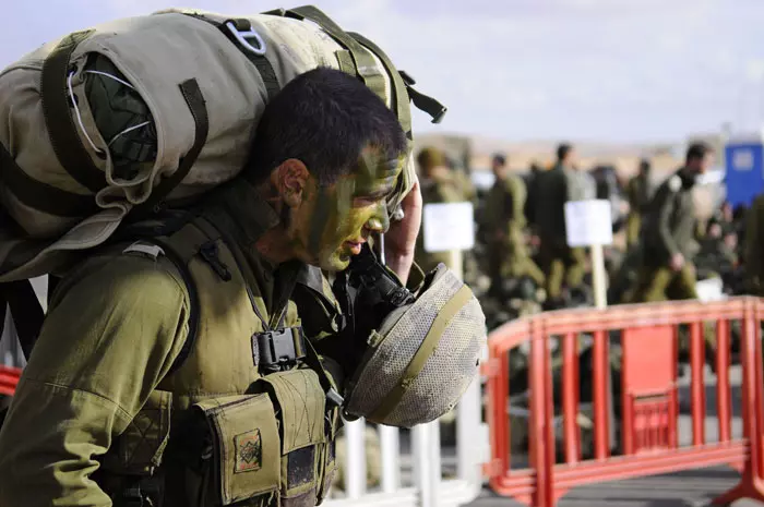 על פי החלטת הרופאים הוא הורדם והונשם במחלקה לטיפול נמרץ