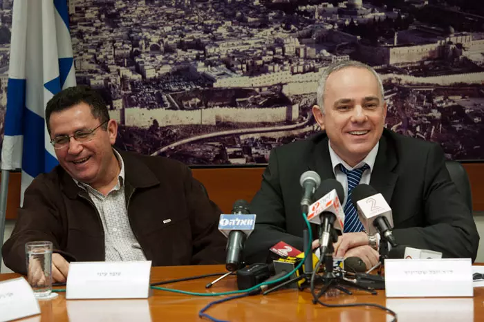 התגמשו. שטייניץ ועיני, הבוקר