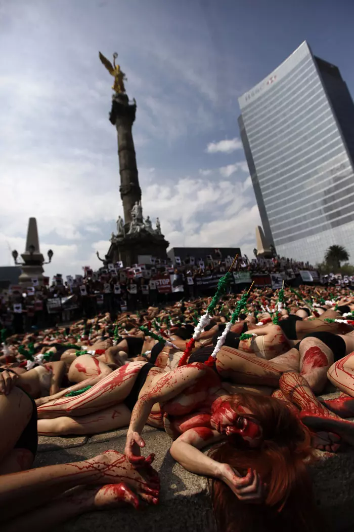 הפגנה נגד קרבות שוורים, מקסיקו סיטי, מקסיקו. 5.2.2012