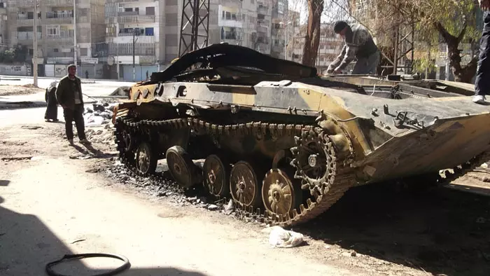 טנק סורי שנפגע בלחימה בחומס