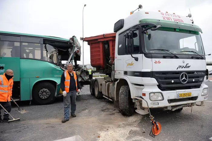 עלייה של 36 אחוזים במעורבות משאיות בתאונות דרכים ב-2011