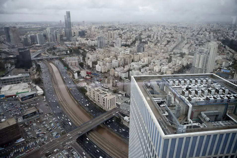 את הקרקע רכשה החברה שבשליטת דוד עזריאלי ממנהל מקרקעי ישראל בתמורה ל-522 מיליון שקל לפני תשעה חודשים