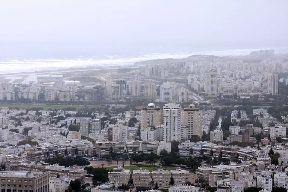 במקביל, ההעלאות הסיטונאיות בתעריפי הארנונה בשנים האחרונות מחיבות את הממשלה לשקול האם מוצדק לאפשר לרשויות סמכות מלאה ועצמאית לניהול תקציבן