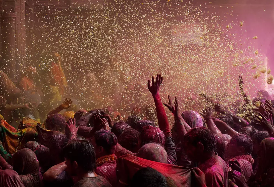 על התיירים הישראלים לגלות ערנות. פסטיבל הצבעים בהודו