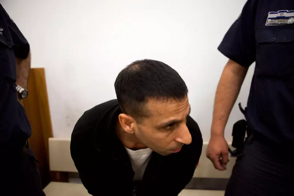 סלע, בן 41, מרצה כעת עונש של 35 שנות מאסר לאחר שהורשע באונס של 13 נשים. בני סלע היום בבית המשפט