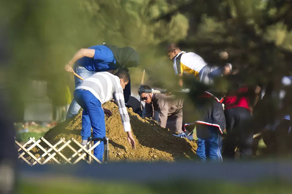 קברו הטרי של מוראח בעיר