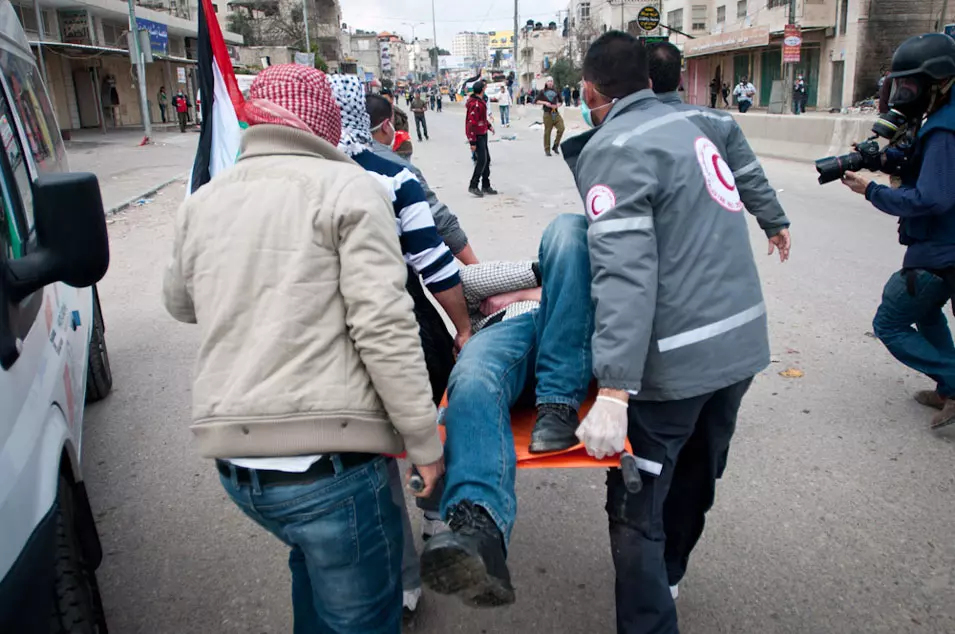עימותים בין כוחות צה"ל לפלסטינים במחסום קלנדיה.