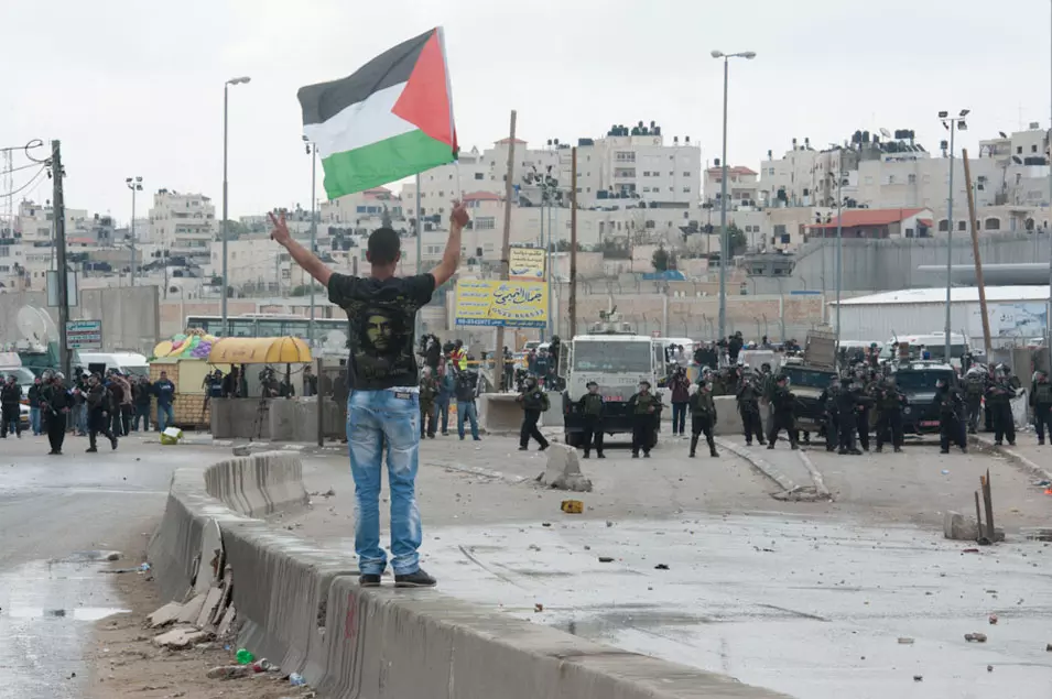 "הסטטוס-קוו הוא עצימת עיניים". התפרעויות במחסום קלנדיה ליד ירושלים