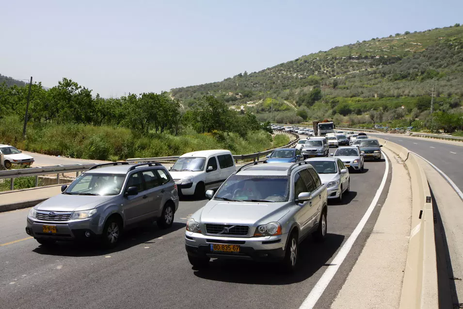 הנהגים מתוסכלים בדרך לטיולים