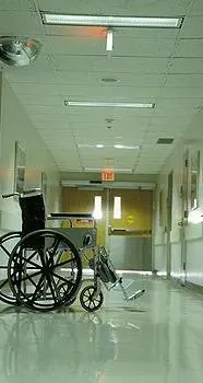 כסא גלגלים בבית חולים ( אילוסטרציה )