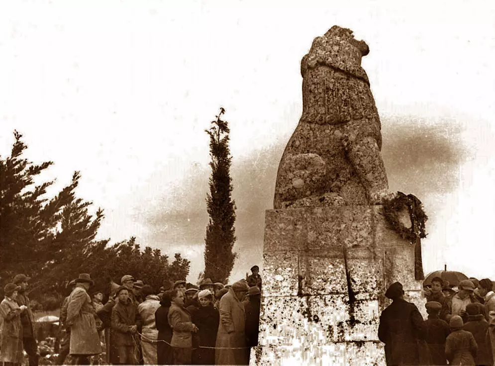 פסל האריה השואג לזכר גיבורי תל חי