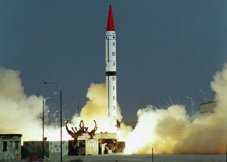 שיגור ניסוי של הטיל "שאהין 3", אחד מ"אבותיו" של הטיל הנוכחי, באפריל 2006 בפקיסטן