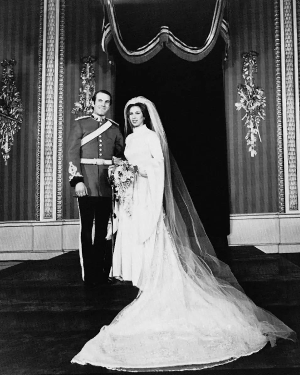 בנסיכה אן בחתונתה לקפטן מארק פיליפס בארמון באקינגהם, 14 נובמבר 1973, לונדוןף לאחר טקס החתונה בקתדרלת ווסמיניסטר