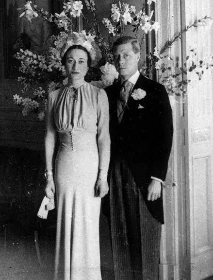 הדוכס והדוכסית מווינדזור (וואליס סימפסון ולשעבר המלך הבריטי אדווארד השמיני) לאחר טקס חתונתם בצרפת, 3 יוני 1937