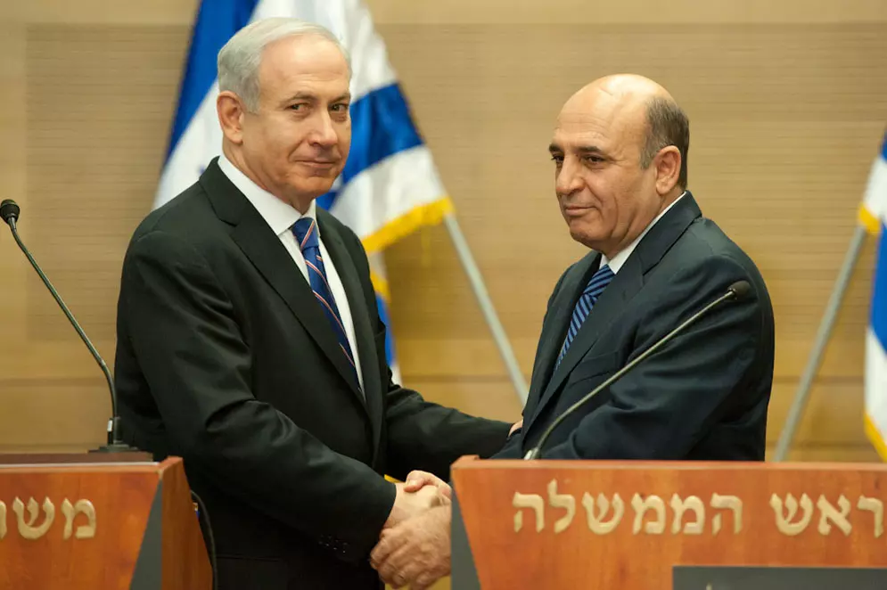 ההחלטה שלא להקדים את הבחירות מעניקה לישראל שלושה יתרונות עצומים