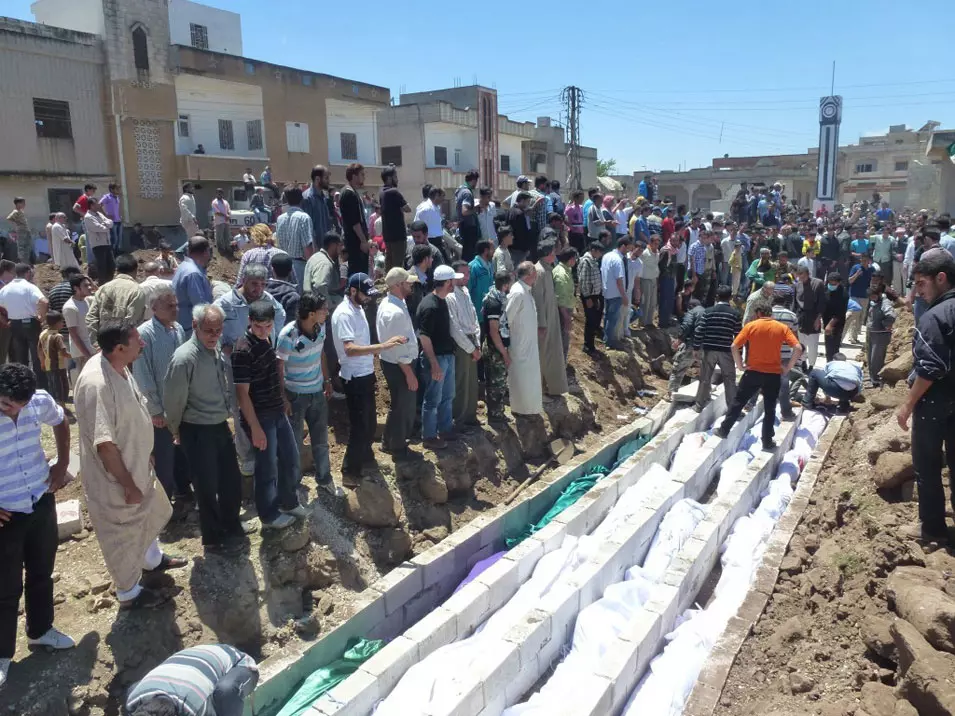"האם כשהעולם חייב לפעול הוא אכן יפעל?" קבר האחים של קורבנות הטבח בסוריה