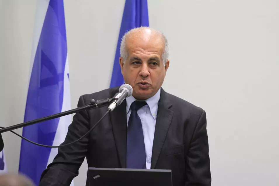 אין אחידות והכסף לא מגיע במלואו. אבי לוזון