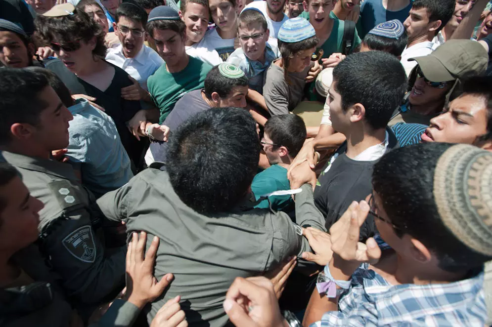 עימותים בין כוחות המשטרה למתנחלים בירושלים, לאחר פסילת החוק היום