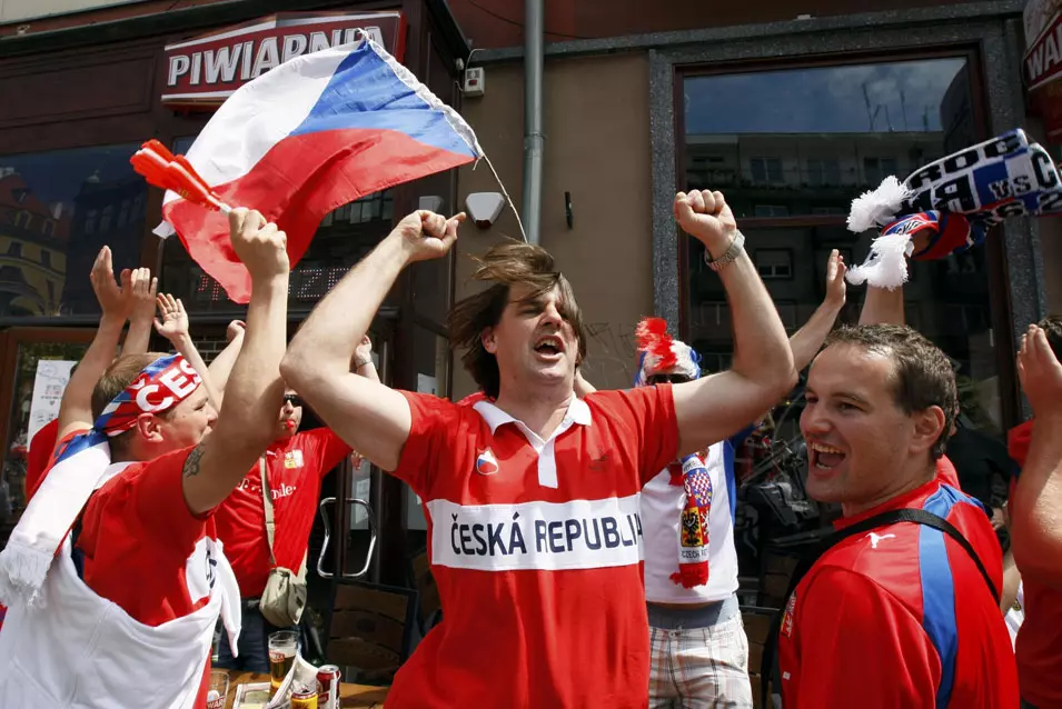 אוהדי נבחרת צ'כיה ימשיכו לחגוג גם אחרי המשחק נגד רוסיה?