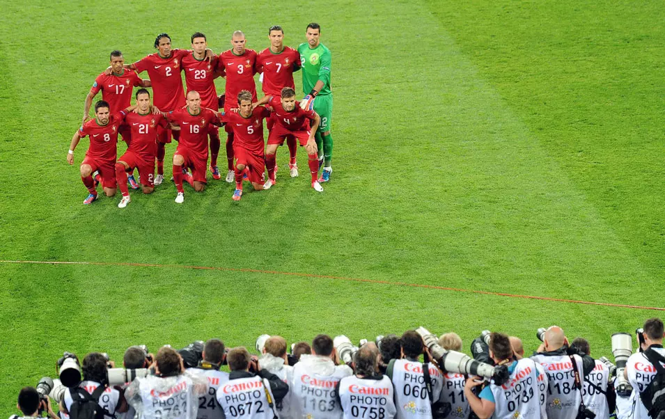 צלמים מצלמים את נבחרת פורטוגל