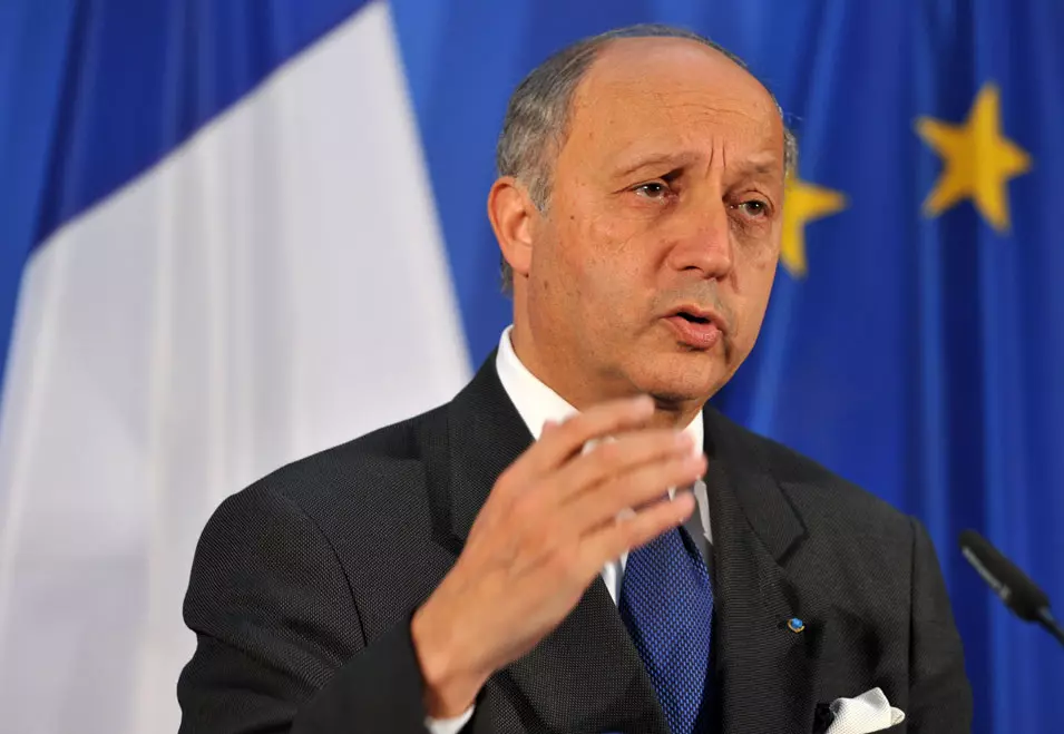 שר החוץ פביוס יגיע בשליחות נשיא צרפת