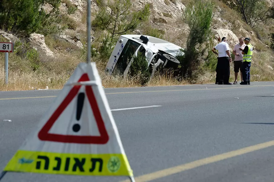 למרבה המזל, בשלוש התאונות לא היו מעורבים כלי רכב נוספים