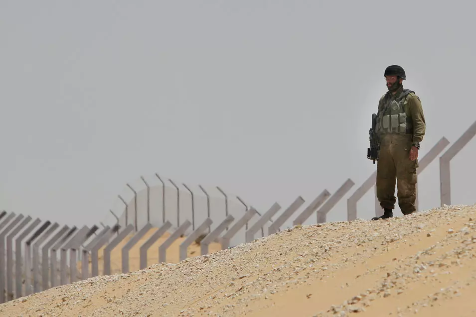 "זיהינו שיש מוטיבציה גבוהה בקרב חרדים להתגייס למקצועות לחימה". חייל בגבול מצרים