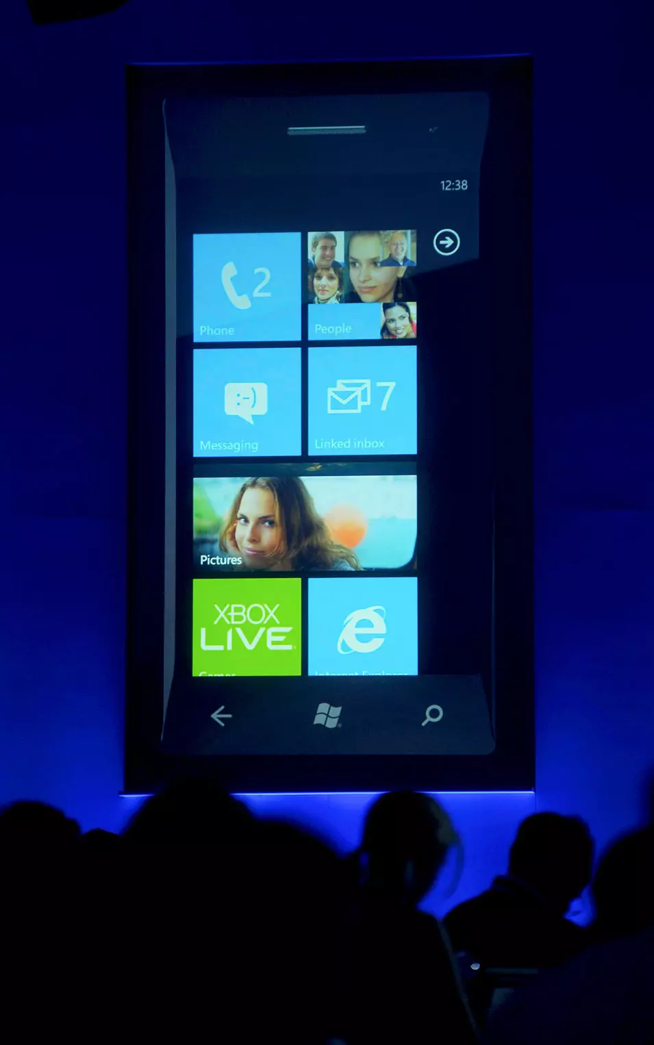 פוגע באיכות המכשיר. Windows Phone 8