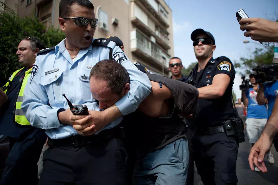 האלימות בהפגנה בתל אביב בסופ"ש שהציתה את הקריאות לחרם