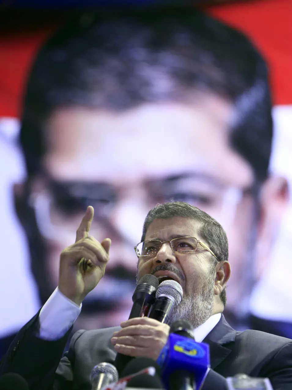 מספר גופים זרים מימשו  אחזקותיהם במניות ישראליות בעקבות בחירת מוחמד מורסי לנשיאות מצרים