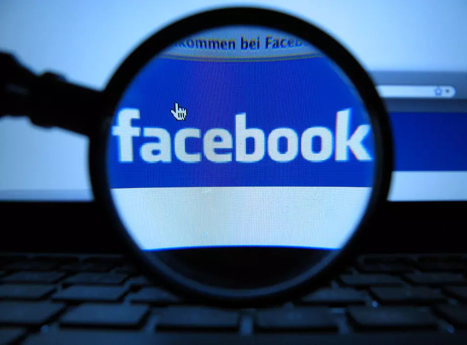 פייסבוק שמה זכוכית מגדלת על כל אינטראקציה שלנו