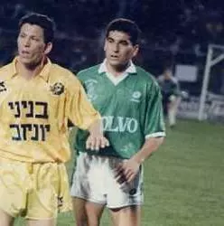 הסמל של מכבי ת"א האכזרית של שנות ה-90. קלינגר