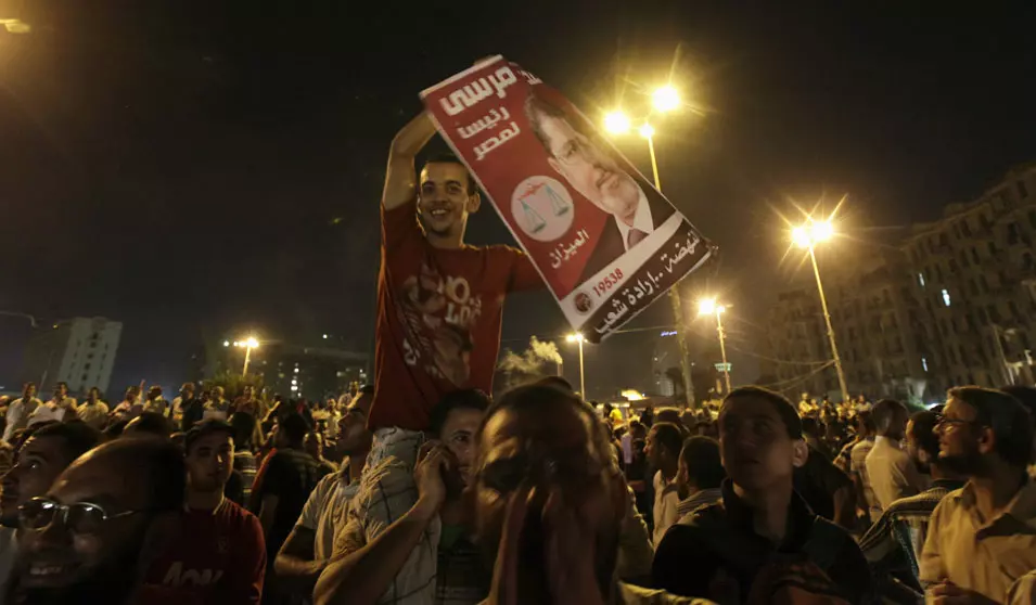 התביעה לסולידריות עם הפלסטינים חוצה מחנות פוליטיים במצרים. תומיכים של מורסי בהפגנה בקהיר