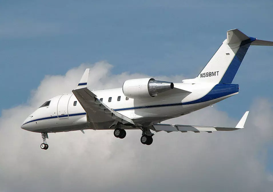 המטוס, מדגם Bombardier Challenger 604, נרכש על ידי דנקנר בפברואר 2008