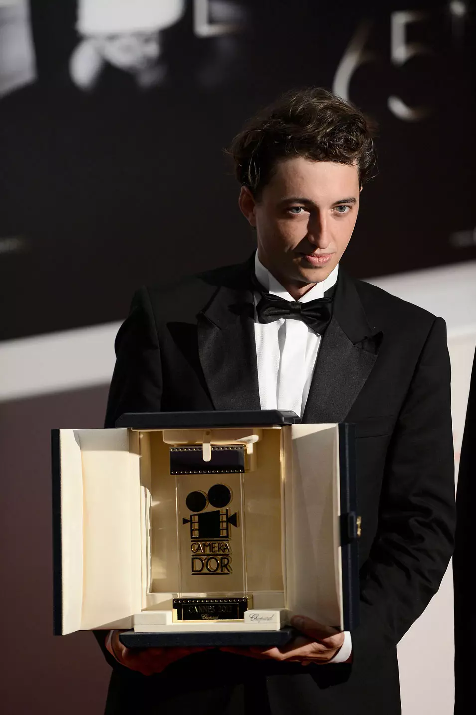 הכוכב של פסטיבל קאן 2012. בן צייטלין מקבל את פרס מצלמת הזהב לסרט ביכורים בפסטיבל