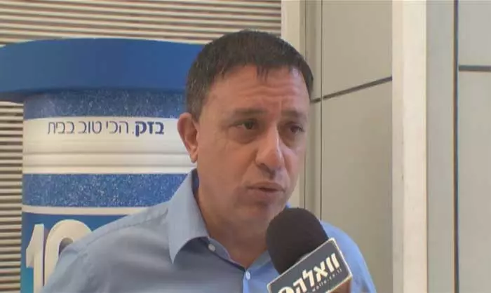 הודיע על פרישה. גבאי