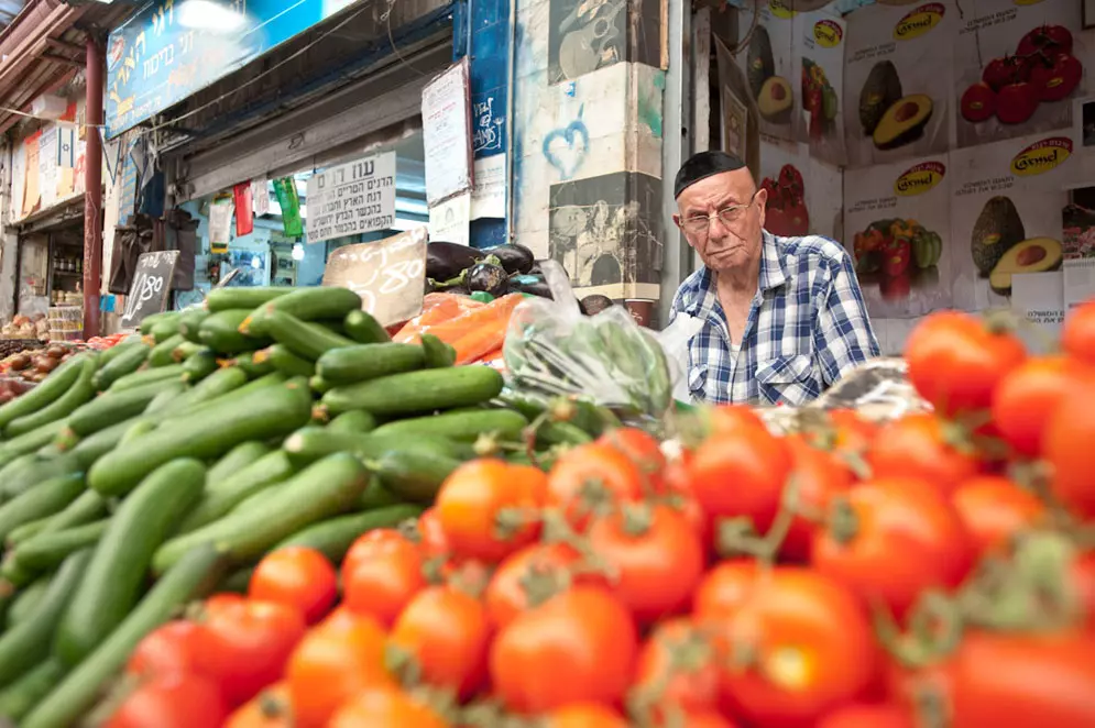 דוכן ירקות בשוק מחנה יהודה