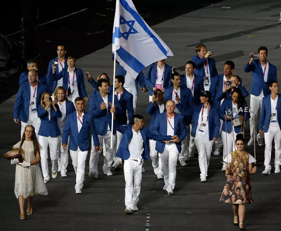 משלחת ישראל צועדת בטקס הפתיחה של אולימפיאדת לונדון 2012