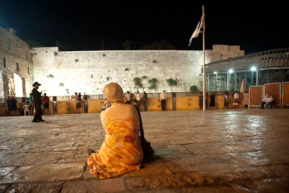 בכל הסדר עתידי, לשמור על האתרים הקדושים לעם היהודי