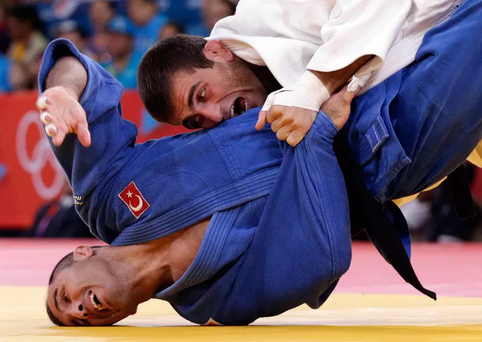 פתח טוב, המשיך רע כמו חבריו הג'ודוקאים. סוסו פללשווילי